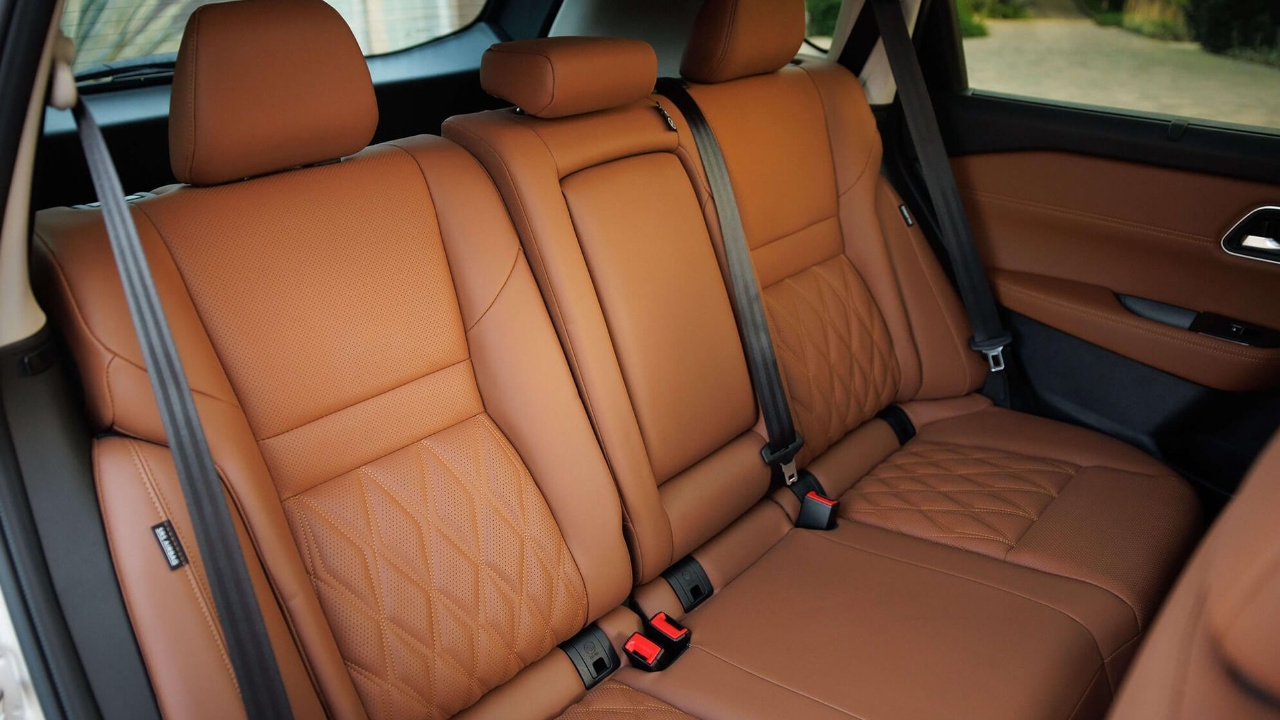 vue de l'habitacle d'un Nissan Rogue 2026