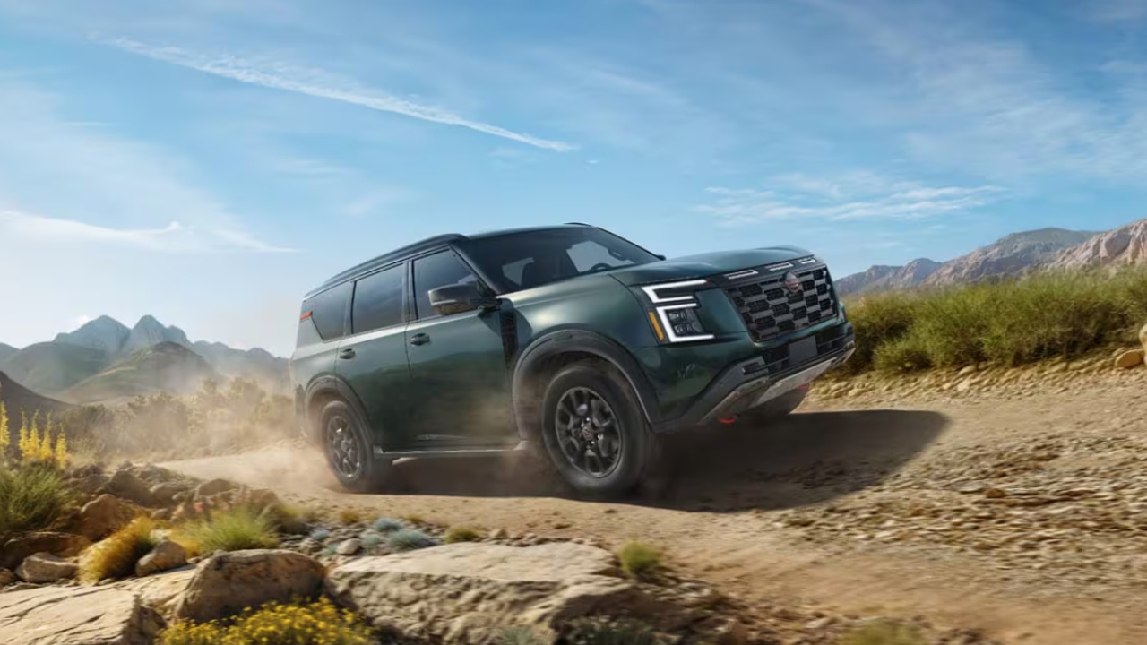 vue latérale avant d'un Nissan Armada 2026