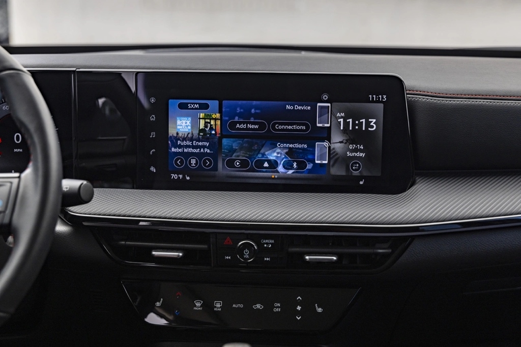 Écran numérique du Nissan Kicks 2026 affichant l’interface multimédia et les fonctionnalités de connectivité avancées du VUS sous-compact.