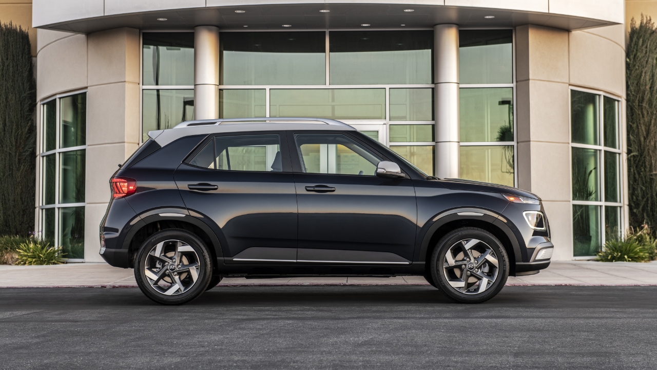 vue latérale d'une Hyundai Venue 2025