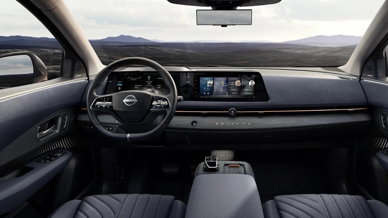 vue de l'habitacle et du tableau de bord d'un Nissan Ariya 2026